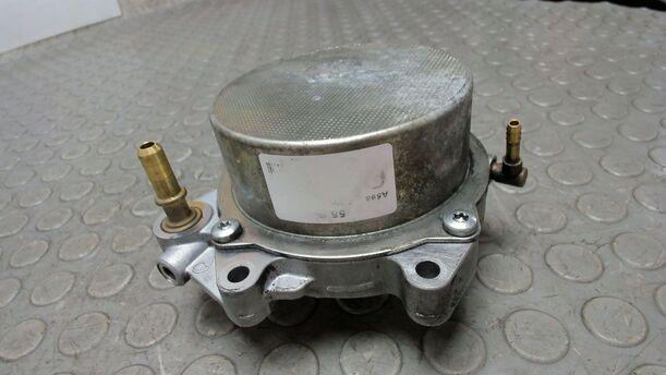 Foto: VAKUUMPUMPE / UNTERDRUCKPUMPE eines Opel Astra 2.0 CDTI DPF XL
