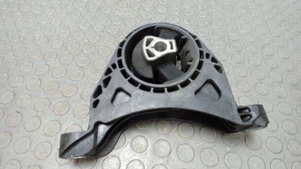 Foto: MOTORTRÄGER eines Opel Astra 2.0 CDTI DPF XL