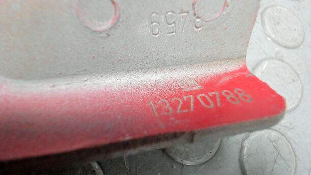 Foto: MOTORHAUBENSCHARNIERE SATZ eines Opel Astra 2.0 CDTI DPF XL