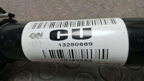 Foto: ANTRIEBSWELLE LINKS ( SCHALTGETRIEBE ) eines Opel Astra 2.0 CDTI DPF XL
