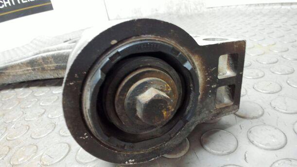 Foto: QUERLENKER LINKS eines Opel Astra 2.0 CDTI DPF XL