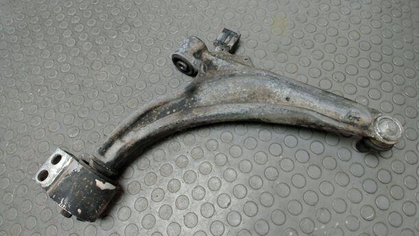 Foto: QUERLENKER LINKS eines Opel Astra 2.0 CDTI DPF XL