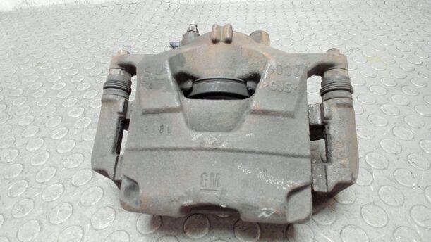 Foto: BREMSSATTEL VORN RECHTS eines Opel Astra 2.0 CDTI DPF XL