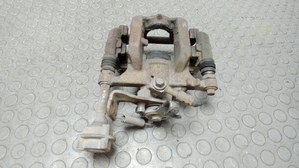 Foto: BREMSSATTEL HINTEN LINKS ( ELEKTRISCHE FESTSTELLBREMSE ) eines Opel Astra 2.0 CDTI DPF XL