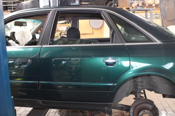 Foto: TÜR HINTEN LINKS ( LIMOUSINE ) eines Audi A6 2.5 TDI XL