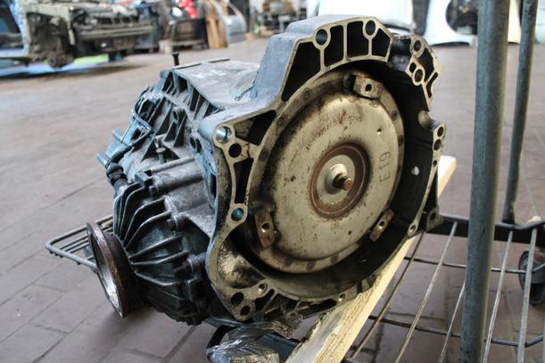 Foto: AUTOMATIKGETRIEBE DCF ( UNGEPRÜFT ) eines Audi A6 2.5 TDI XL