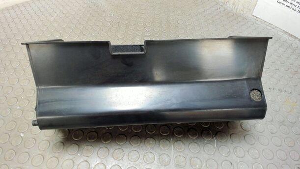 Foto: HANDSCHUHFACH eines Audi A6 2.5 TDI XL