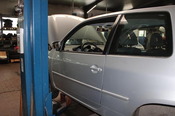 Foto: TÜR LINKS ( MECHANISCHER FENSTERHEBER ) eines VW Lupo 1.0 XL