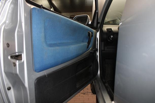 Foto: TÜR LINKS ( MECHANISCHER FENSTERHEBER ) eines VW Lupo 1.0 XL