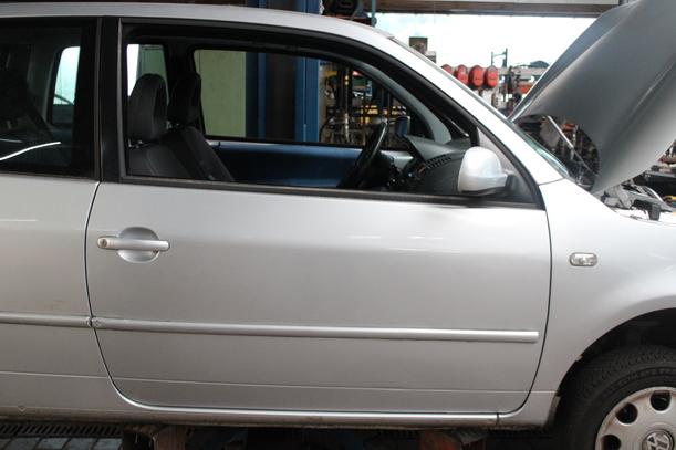 Foto: TÜR RECHTS ( MECHANISCHER FENSTERHEBER ) eines VW Lupo 1.0 XL