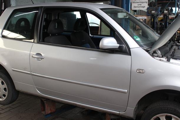 Foto: TÜR RECHTS ( MECHANISCHER FENSTERHEBER ) eines VW Lupo 1.0 XL