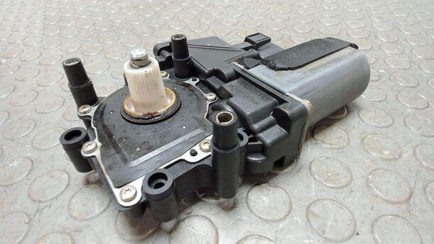 Foto: FENSTERHEBERMOTOR VORN LINKS eines Audi A6 2.5 TDI XL