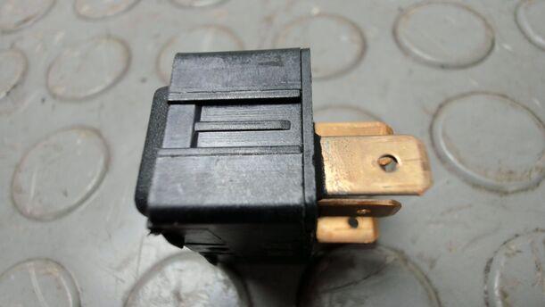 Foto: FENSTERHEBERSCHALTER eines Audi A6 2.5 TDI XL