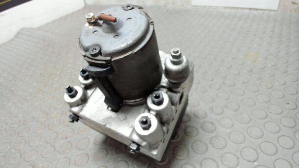 Foto: HAUPTBREMSAGGREGAT ABS eines Audi A6 2.5 TDI XL