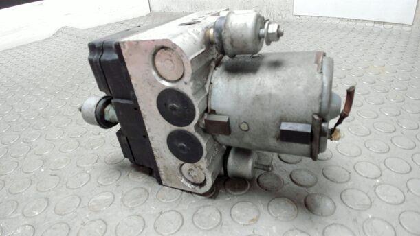 Foto: HAUPTBREMSAGGREGAT ABS eines Audi A6 2.5 TDI XL