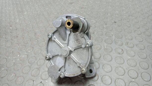 Foto: VAKUUMPUMPE / UNTERDRUCKPUMPE eines Audi A6 2.5 TDI XL