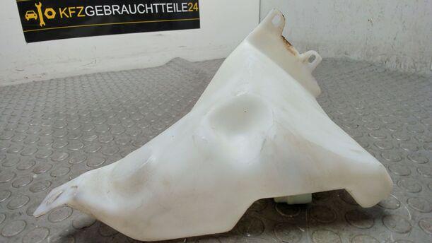 Foto: SCHEIBENWASCHBEHÄLTER eines VW Polo XL