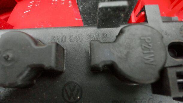 Foto: HECKLEUCHTE / RÜCKLICHT RECHTS ( 6N2 ) eines VW Polo XL
