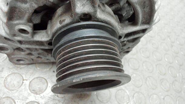 Foto: LICHTMASCHINE / GENERATOR ( 70A / BOSCH ) eines VW Polo XL
