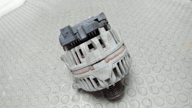 Foto: LICHTMASCHINE / GENERATOR ( 70A / BOSCH ) eines VW Polo XL