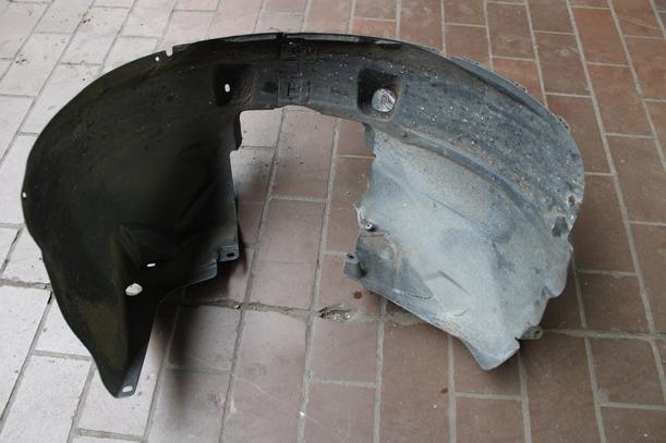 Foto: RADHAUSSCHALE / INNENKOTFLÜGEL LINKS eines Opel Corsa 1.4 16V XL