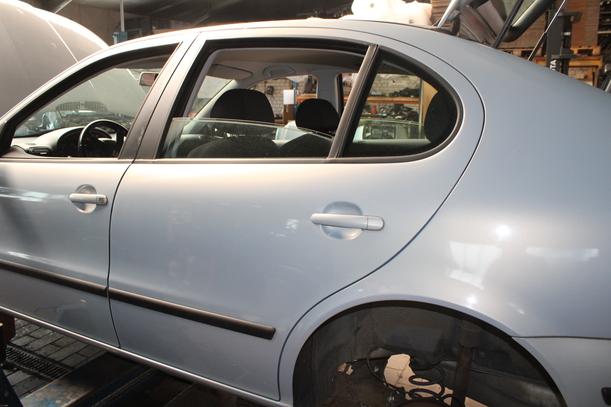 Foto: TÜR HINTEN LINKS eines Seat Leon 1.8 20V XL
