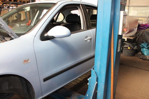 Foto: TÜR VORN LINKS ( 4/5 TÜRER ) eines Seat Leon 1.8 20V XL