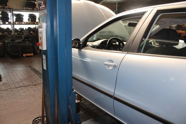 Foto: TÜR VORN LINKS ( 4/5 TÜRER ) eines Seat Leon 1.8 20V XL