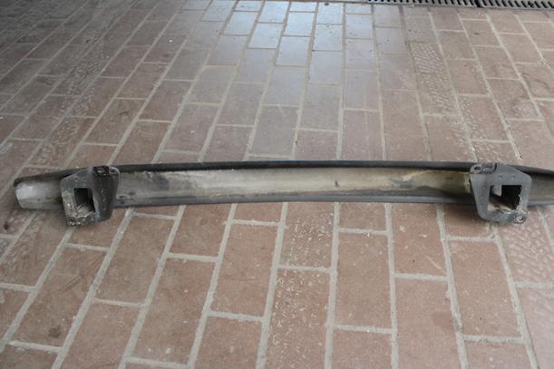 Foto: VERSTÄRKUNG HINTEN eines Seat Leon 1.8 20V XL