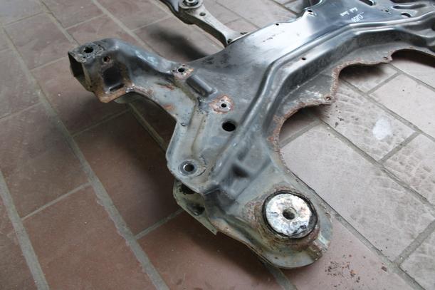 Foto: VORDERACHSE/ ACHSE VORN eines Seat Leon 1.8 20V XL
