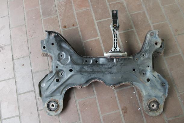Foto: VORDERACHSE/ ACHSE VORN eines Seat Leon 1.8 20V XL