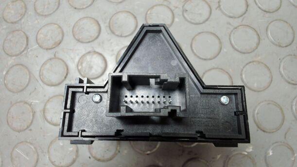 Foto: WARBLINKSCHALTER eines Opel Corsa 1.4 16V XL
