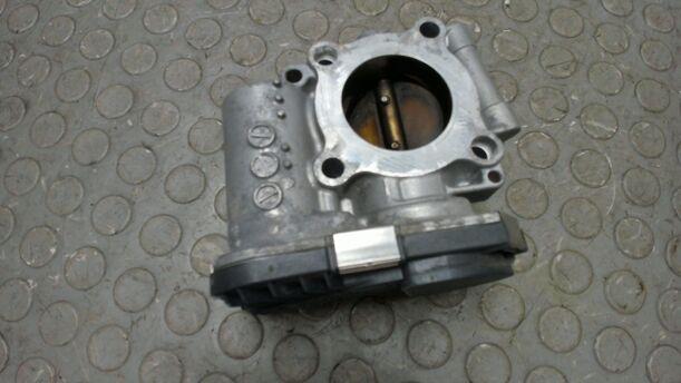 Foto: DROSSELKLAPPENSTUTZEN eines Opel Corsa 1.4 16V