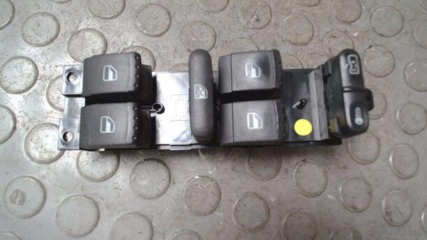Foto: FENSTERHEBERSCHALTER eines Seat Leon 1.8 20V