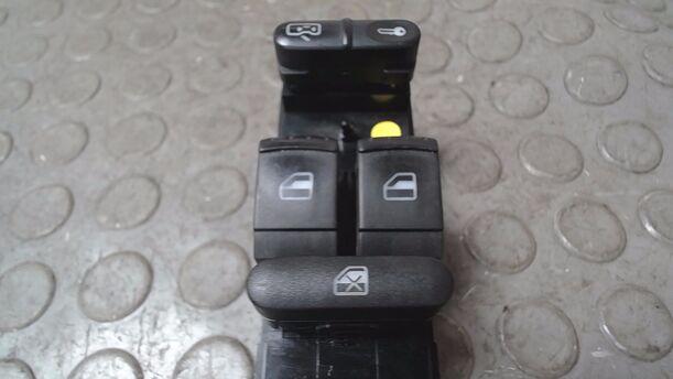 Foto: FENSTERHEBERSCHALTER eines Seat Leon 1.8 20V