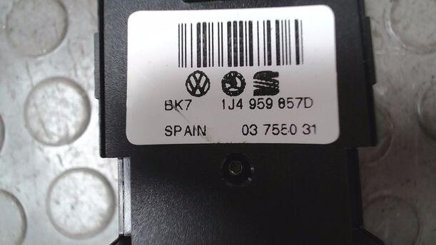 Foto: FENSTERHEBERSCHALTER eines Seat Leon 1.8 20V