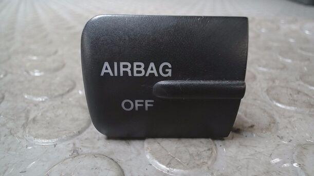 Foto: KONTROLLLEUCHTE/ WARNLEUCHTE AIRBAG OFF eines Seat Leon 1.8 20V