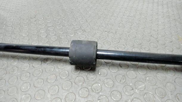 Foto: ANTRIEBSWELLE RECHTS ( SCHALTGETRIEBE ) eines Opel Corsa 1.4 16V