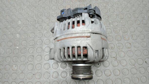 Foto: LICHTMASCHINE / STARTER ( 120 A ) eines Opel Corsa 1.4 16V