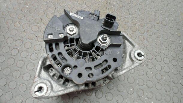 Foto: LICHTMASCHINE / STARTER ( 120 A ) eines Opel Corsa 1.4 16V