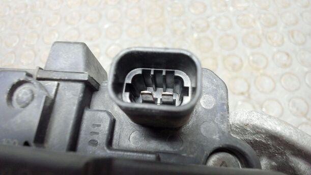 Foto: LICHTMASCHINE / STARTER ( 120 A ) eines Opel Corsa 1.4 16V