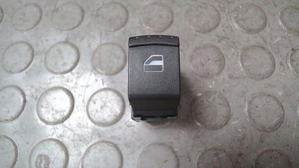 Foto: FENSTERHEBERSCHALTER eines Seat Leon 1.8 20V