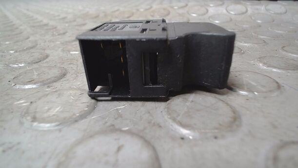 Foto: FENSTERHEBERSCHALTER eines Seat Leon 1.8 20V