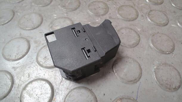 Foto: FENSTERHEBERSCHALTER eines Seat Leon 1.8 20V