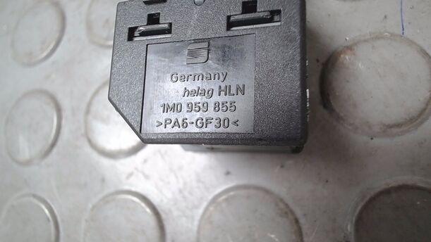 Foto: FENSTERHEBERSCHALTER eines Seat Leon 1.8 20V