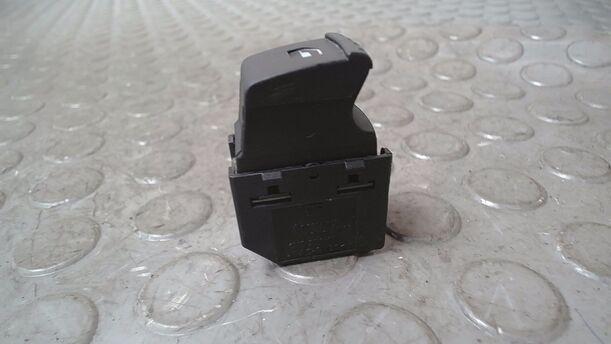Foto: FENSTERHEBERSCHALTER eines Seat Leon 1.8 20V