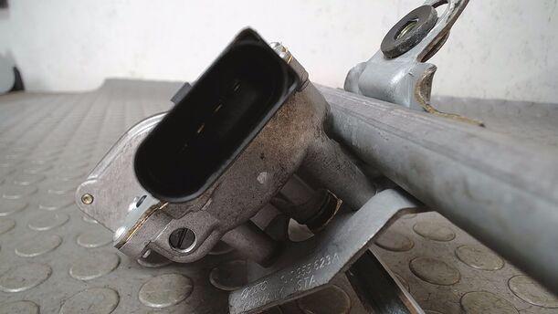 Foto: SCHEIBENWISCHERMOTOR VORN eines Seat Leon 1.8 20V