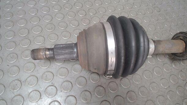 Foto: ANTRIEBSWELLE LINKS ( SCHALTGETRIEBE ) eines Seat Leon 1.8 20V