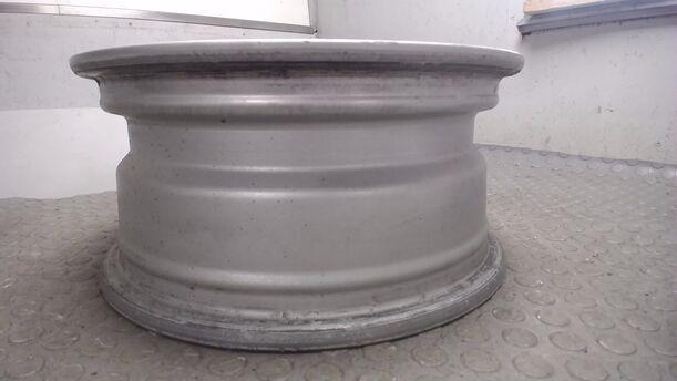 Foto: ALUFELGE 6X14 ET30 eines Mercedes-Benz 250S