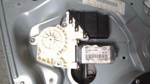 Foto: FENSTERHEBER ELEKTRISCH HINTEN LINKS eines Seat Leon 1.8 20V Lounge